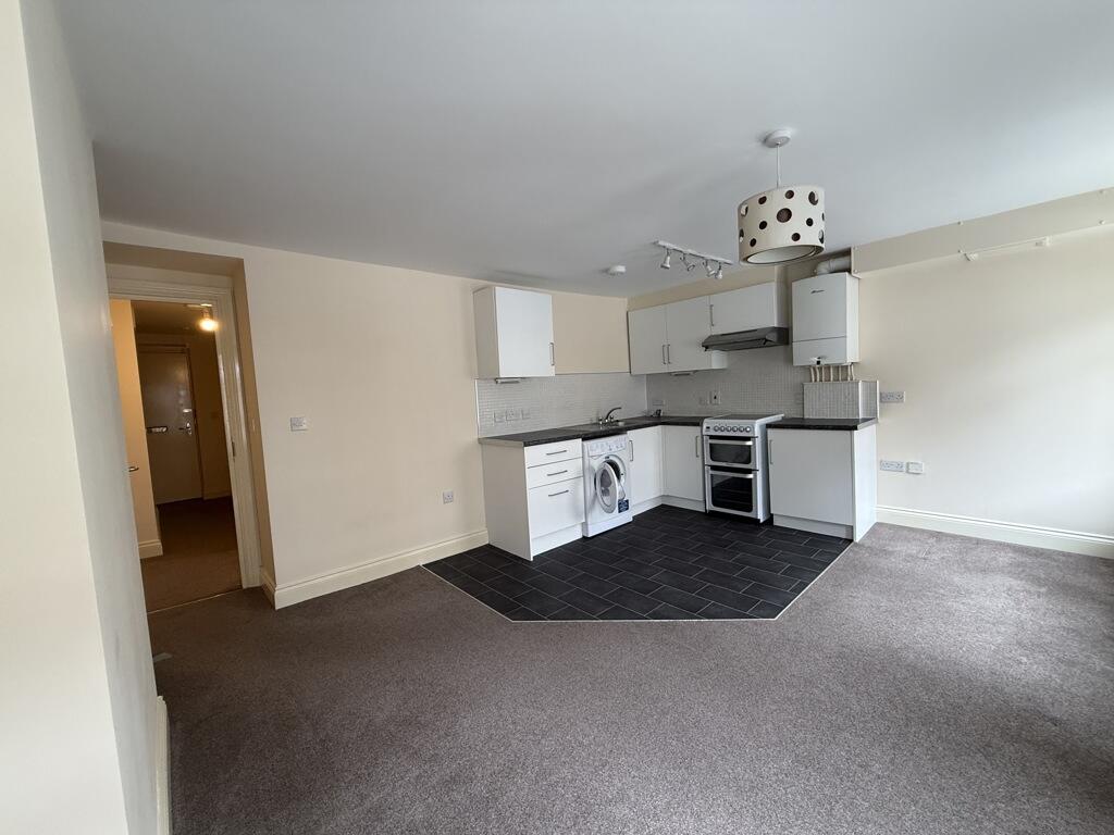 1 bed 1st Floor Flat for rent in Chatham. From Sibley Pares LLP - Maidstone