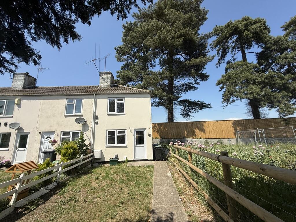 2 bed End of Terrace for rent in Ditton. From Sibley Pares LLP - Maidstone 2 bed End of Terrace for rent in Ditton. From Sibley Pares LLP - Maidstone