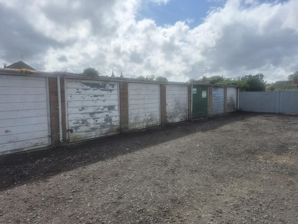 4 bed Garages for rent in Lower Rainham. From Sibley Pares LLP - Maidstone 4 bed Garages for rent in Lower Rainham. From Sibley Pares LLP - Maidstone