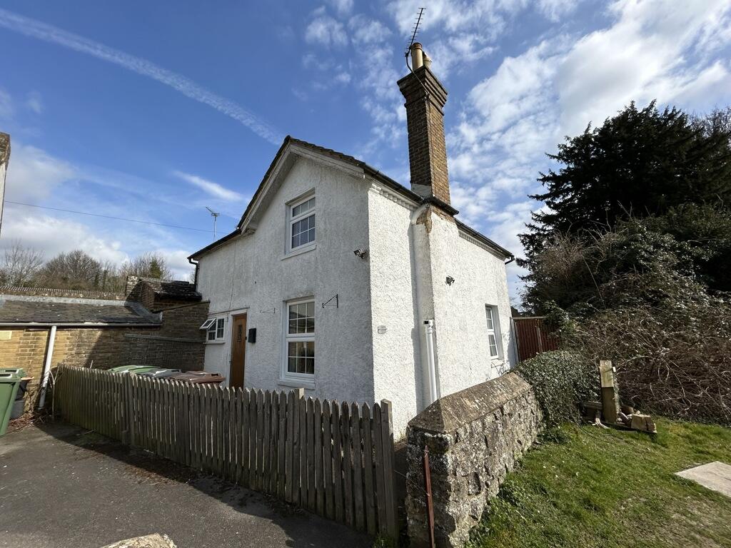 3 bed Detached for rent in Sutton Valence. From Sibley Pares LLP - Maidstone 3 bed Detached for rent in Sutton Valence. From Sibley Pares LLP - Maidstone