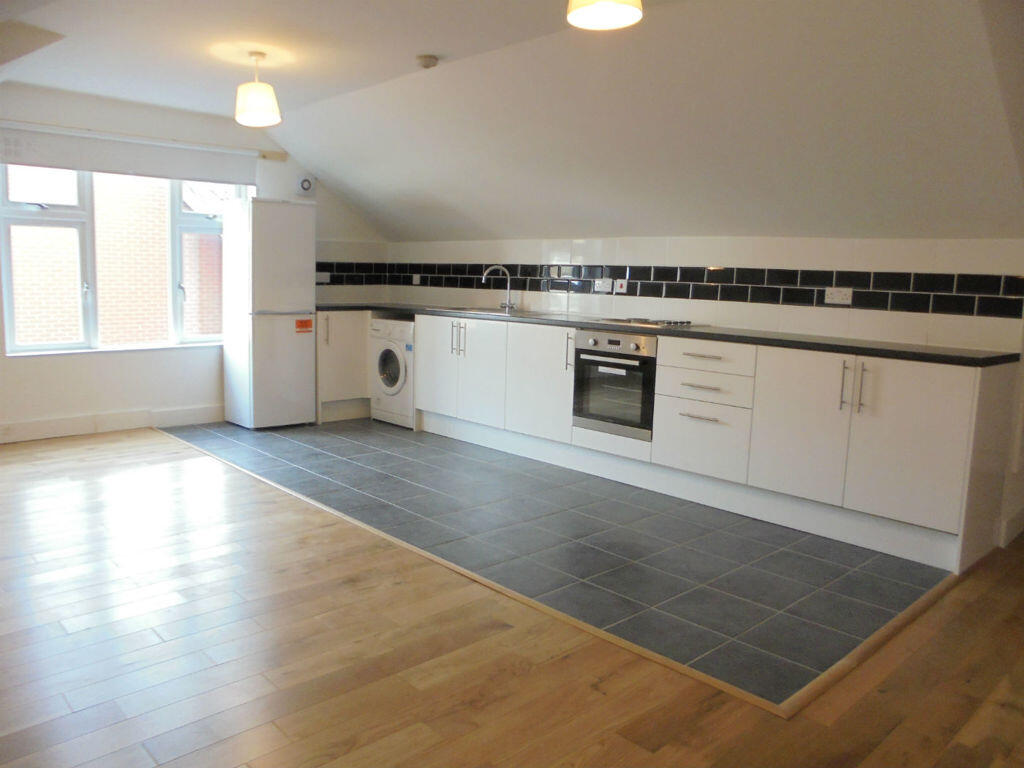 1 bed 1st Floor Flat for rent in Boxley. From Sibley Pares LLP - Maidstone 1 bed 1st Floor Flat for rent in Boxley. From Sibley Pares LLP - Maidstone