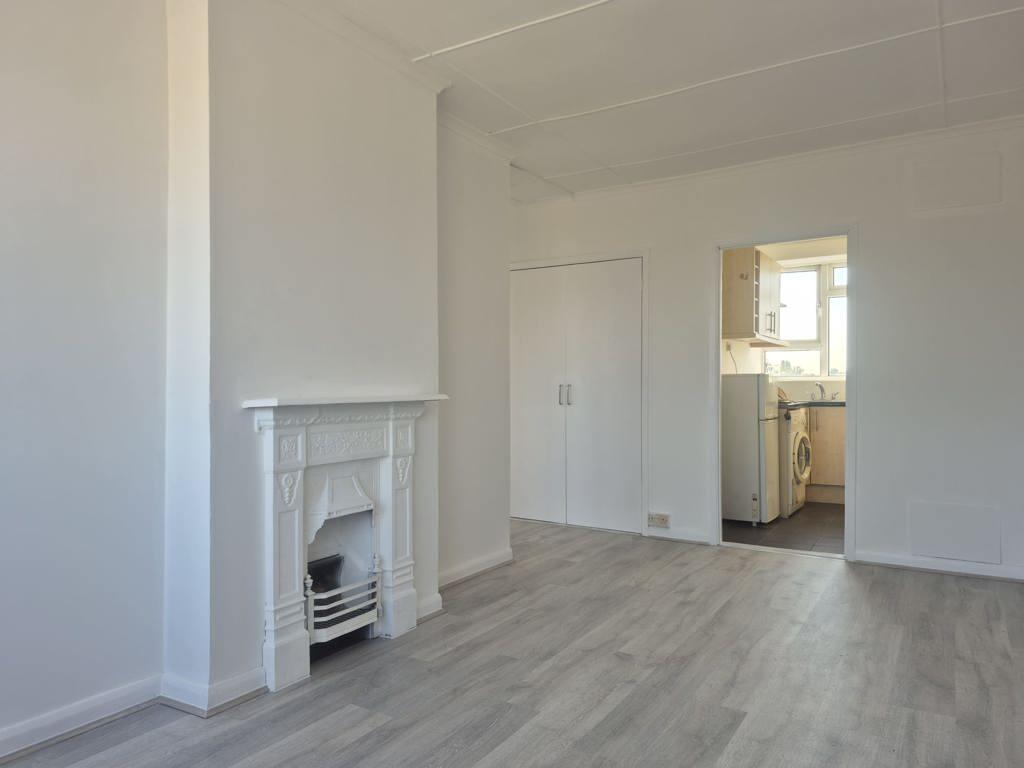 1 bed 1st Floor Flat for rent in Lower Rainham. From Sibley Pares LLP - Maidstone