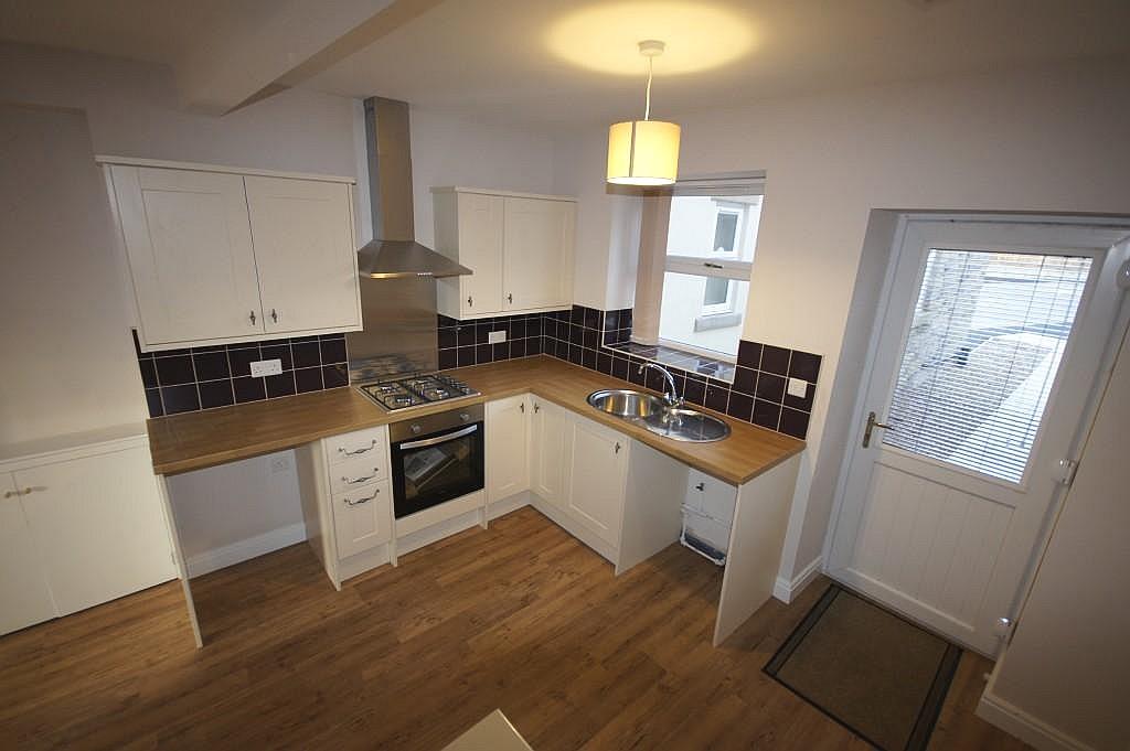1 bed Mid Terraced House for rent in Glossop. From Simple Lettings and Sales - Glossop 1 bed Mid Terraced House for rent in Glossop. From Simple Lettings and Sales - Glossop