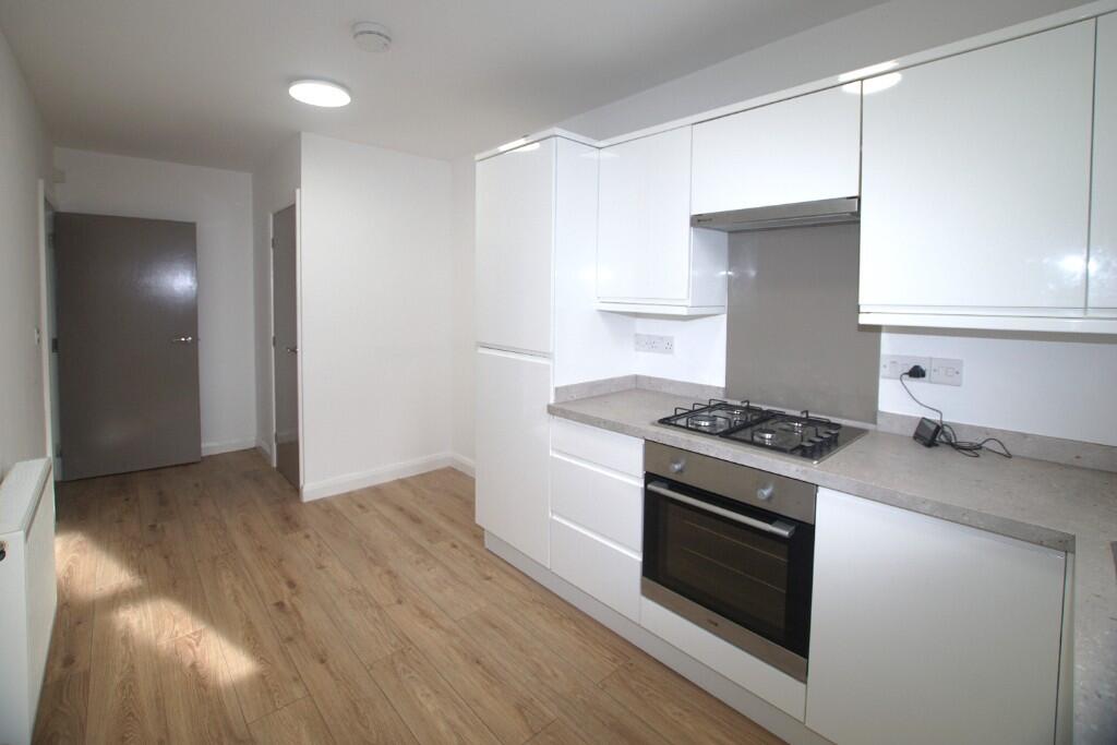 2 bed Apartment for rent in Mottram in Longdendale. From Simple Lettings and Sales - Glossop