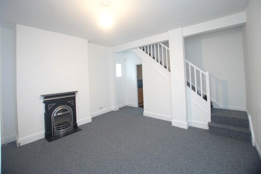 2 bed End of Terrace for rent in Glossop. From Simple Lettings and Sales - Glossop