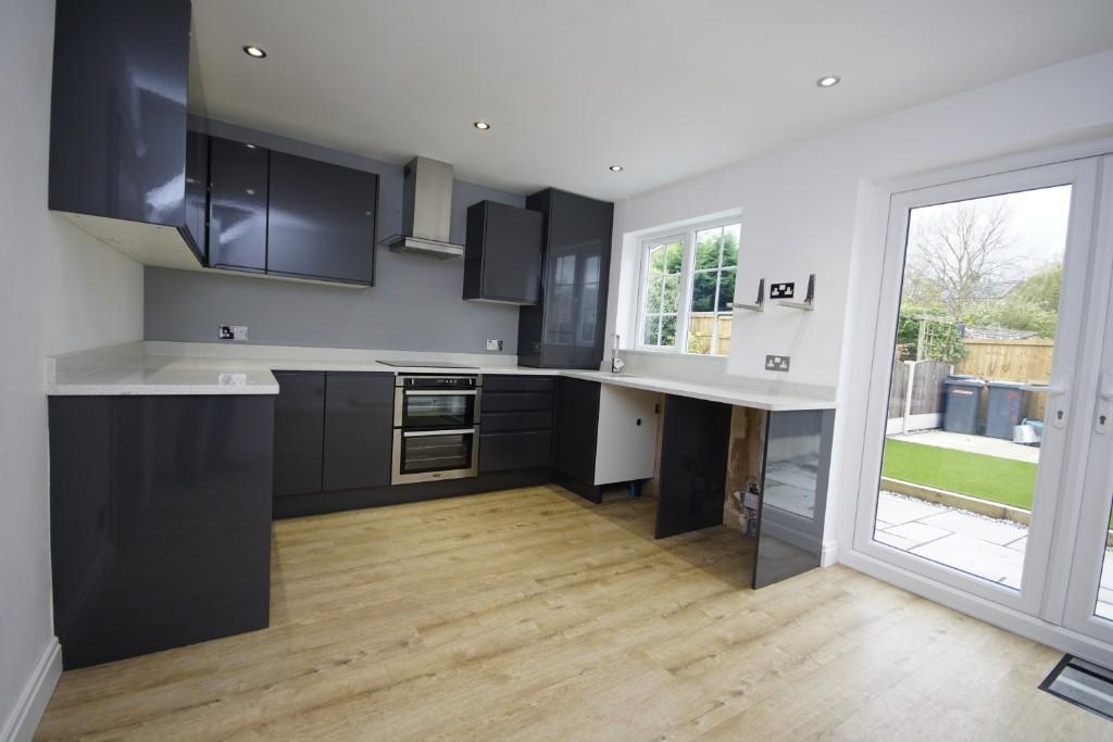 3 bed Mews for rent in Padfield. From Simple Lettings and Sales - Glossop 3 bed Mews for rent in Padfield. From Simple Lettings and Sales - Glossop