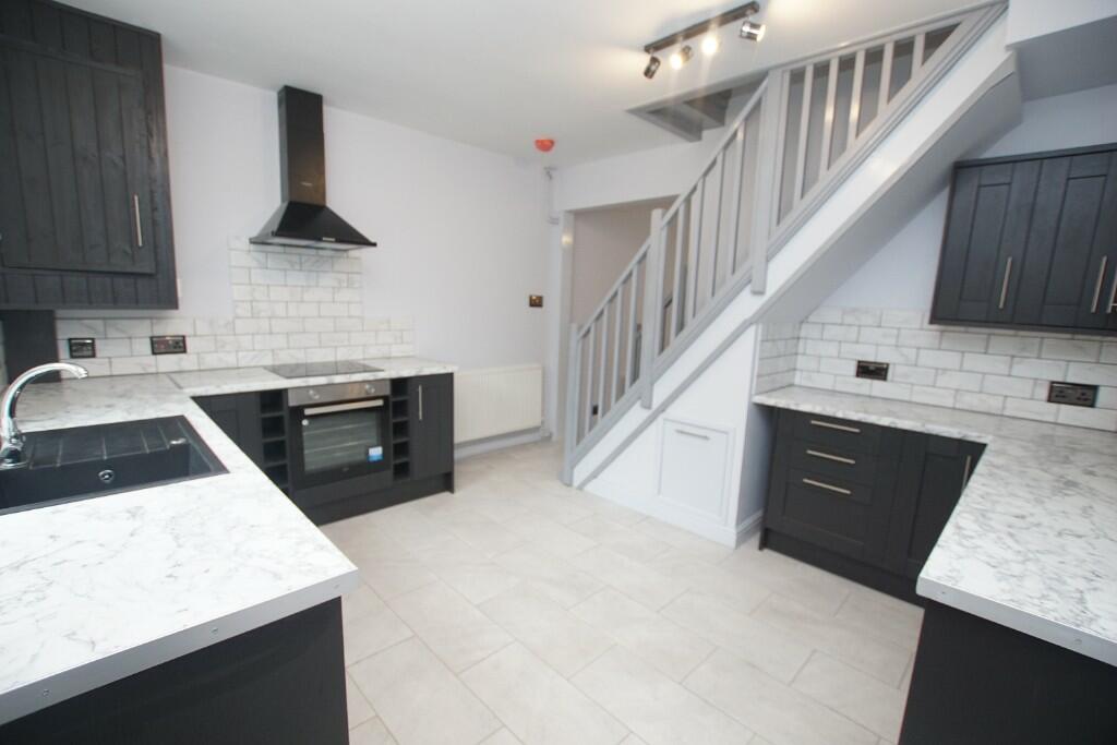 2 bed Mid Terraced House for rent in Broadbottom. From Simple Lettings and Sales - Glossop