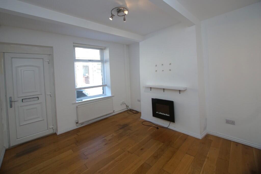 2 bed Mid Terraced House for rent in Dinting Vale. From Simple Lettings and Sales - Glossop