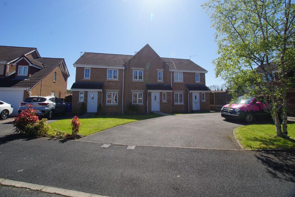 3 bed Mews for rent in Hyde. From Simple Lettings and Sales - Glossop