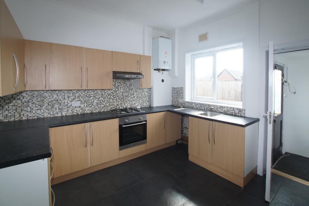 2 bed Mid Terraced House for rent in Hyde. From Simple Lettings and Sales - Glossop 2 bed Mid Terraced House for rent in Hyde. From Simple Lettings and Sales - Glossop