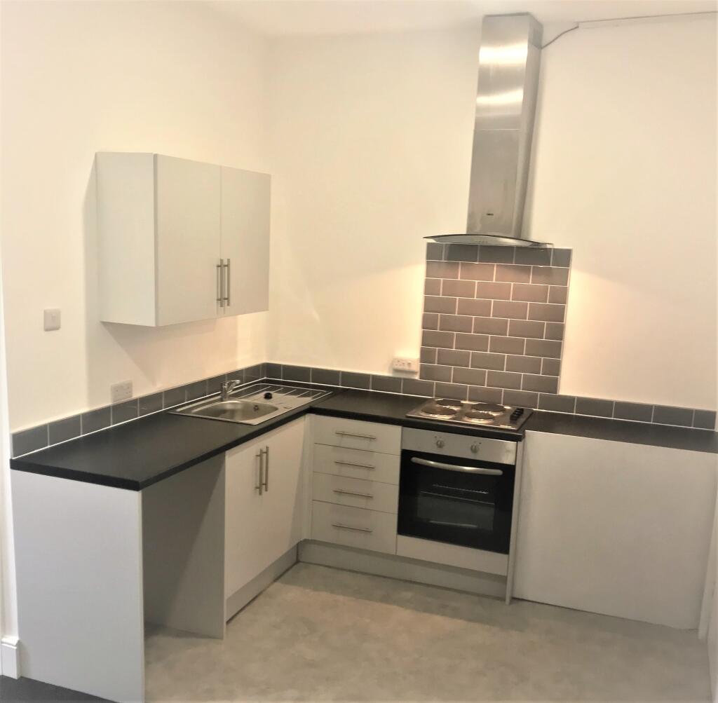 4 bed 1st Floor Flat for rent in Ashton-under-Lyne. From Simple Lettings and Sales - Glossop 4 bed 1st Floor Flat for rent in Ashton-under-Lyne. From Simple Lettings and Sales - Glossop