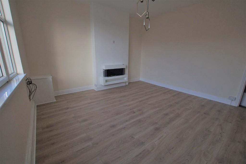 2 bed 1st Floor Flat for rent in Glossop. From Simple Lettings and Sales - Glossop 2 bed 1st Floor Flat for rent in Glossop. From Simple Lettings and Sales - Glossop