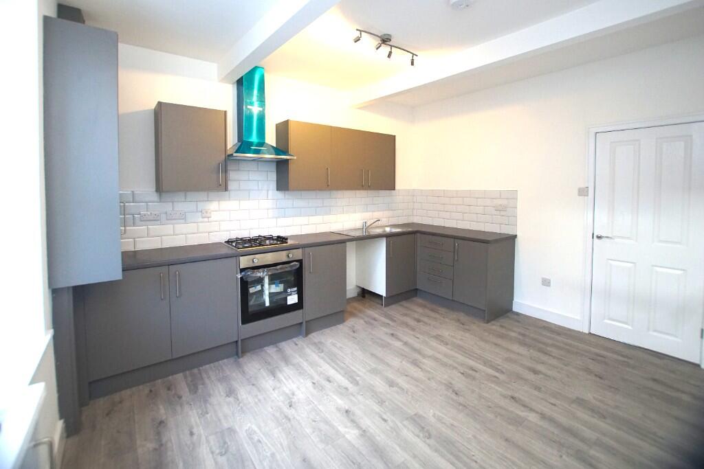 2 bed Mid Terraced House for rent in Glossop. From Simple Lettings and Sales - Glossop 2 bed Mid Terraced House for rent in Glossop. From Simple Lettings and Sales - Glossop
