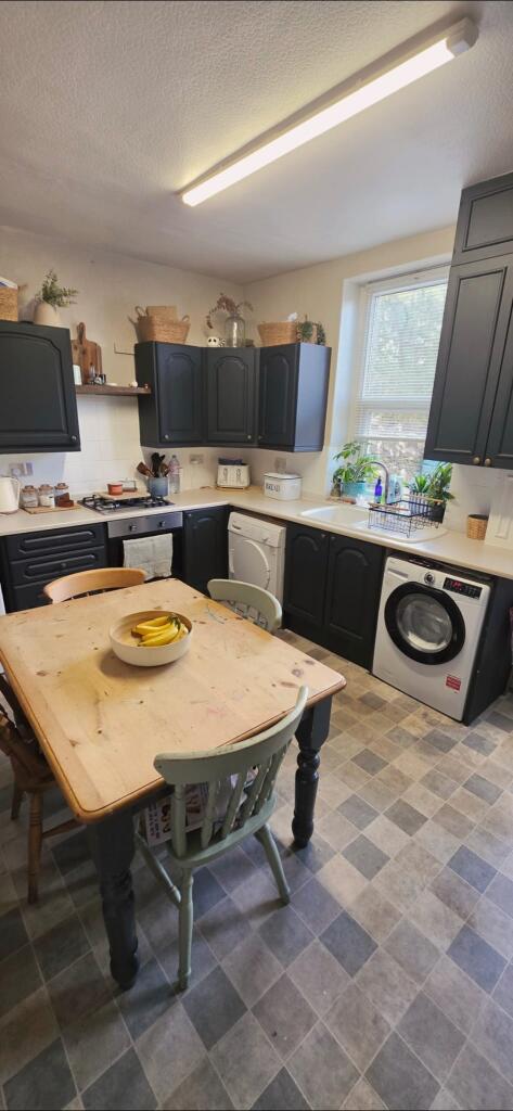 2 bed Mid Terraced House for rent in Glossop. From Simple Lettings and Sales - Glossop