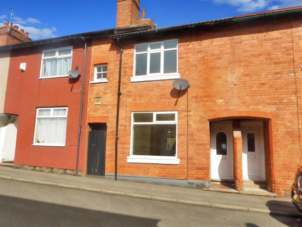 2 bed Mid Terraced House for rent in Kettering. From Simpson & Partners - Kettering