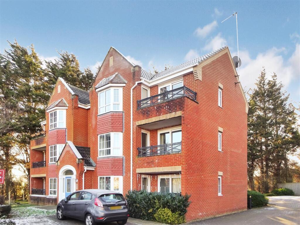 2 bed Apartment for rent in Kettering. From Simpson & Partners - Kettering