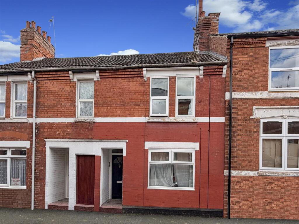 3 bed Mid Terraced House for rent in Kettering. From Simpson & Partners - Kettering