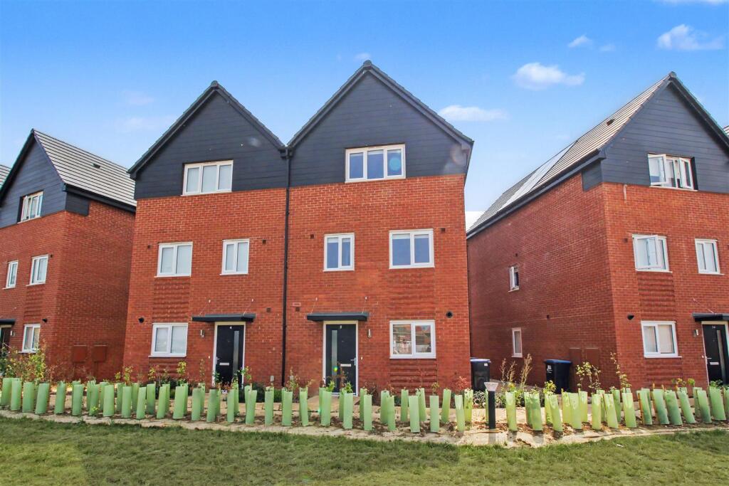 3 bed Semi Detached for rent in Little Houghton. From Simpson & Partners - Kettering 3 bed Semi Detached for rent in Little Houghton. From Simpson & Partners - Kettering