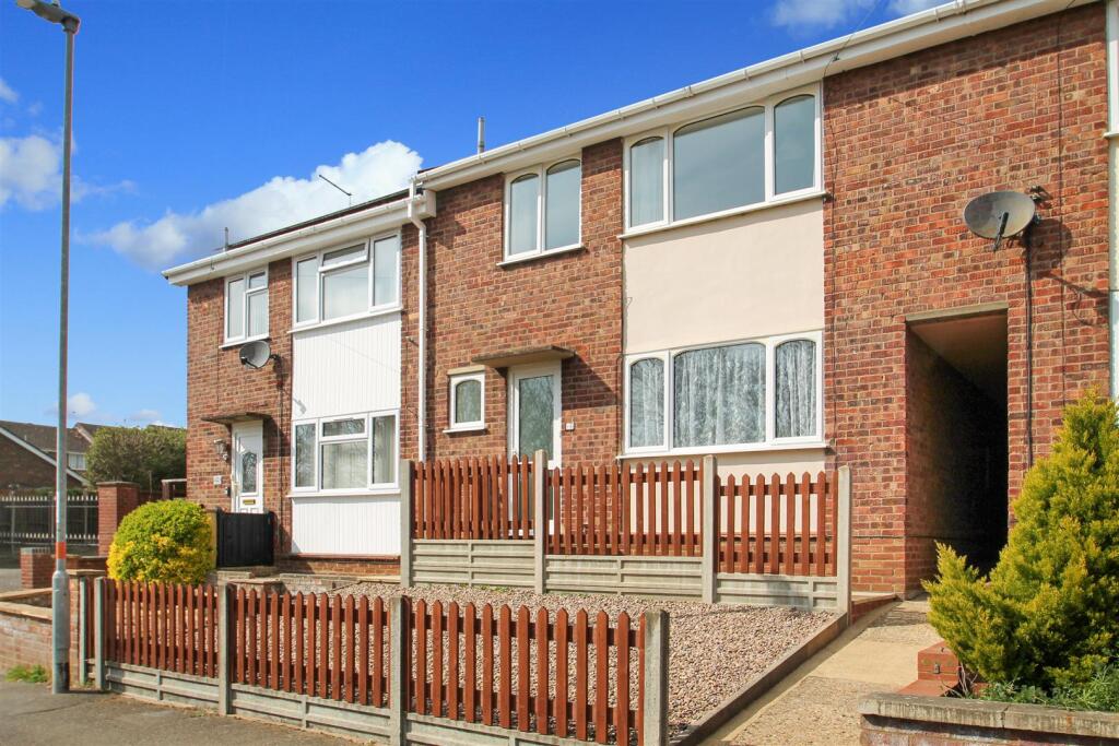 3 bed Mid Terraced House for rent in Raunds. From Simpson & Partners - Thrapston