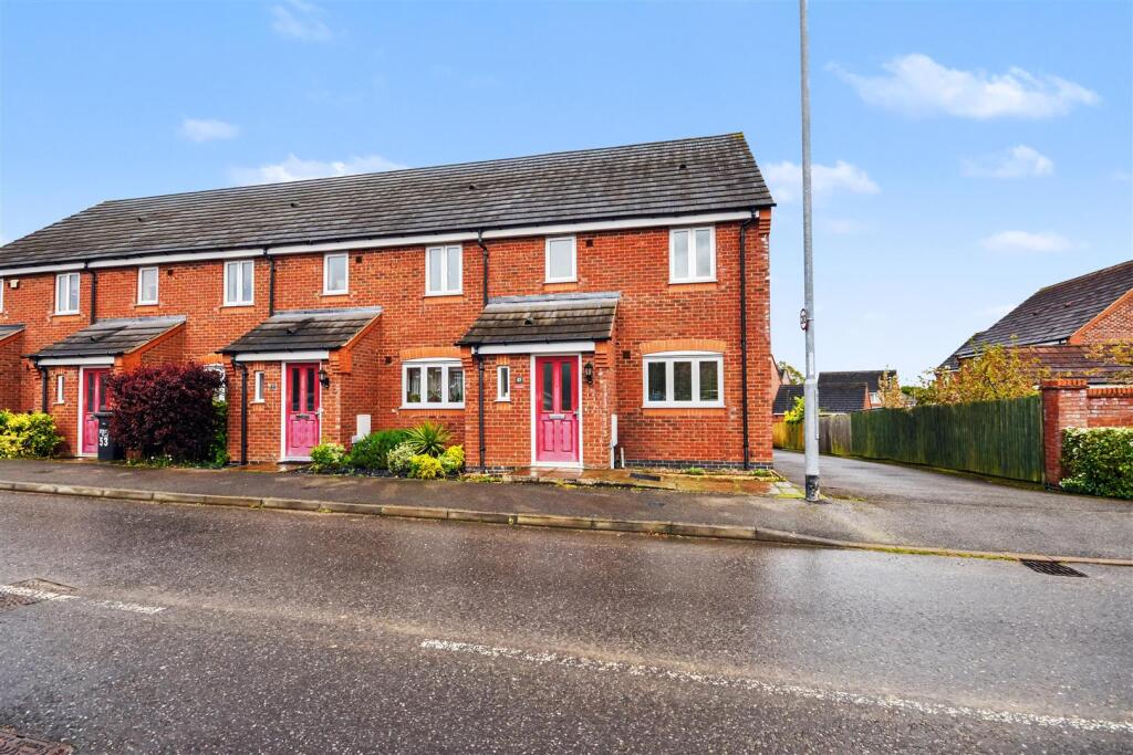3 bed Town House for rent in Corby. From Simpson West - Corby