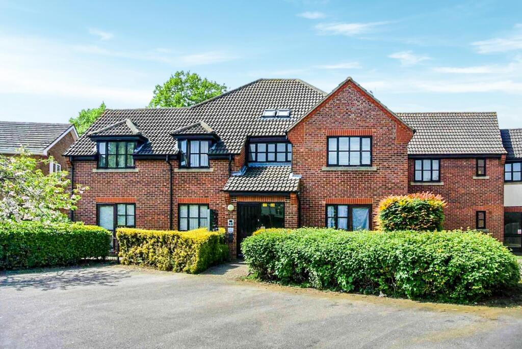 4 bed Studio for rent in Corby. From Simpson West - Corby 4 bed Studio for rent in Corby. From Simpson West - Corby