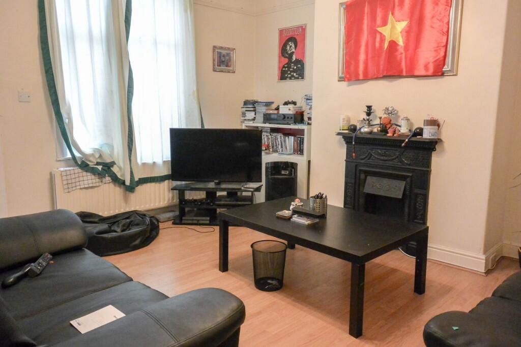 4 bed Mid Terraced House for rent in Leeds. From SJM Properties - Leeds 4 bed Mid Terraced House for rent in Leeds. From SJM Properties - Leeds