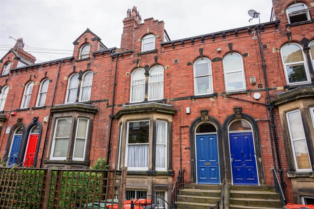 7 bed Detached for rent in Leeds. From SJM Properties - Leeds 7 bed Detached for rent in Leeds. From SJM Properties - Leeds