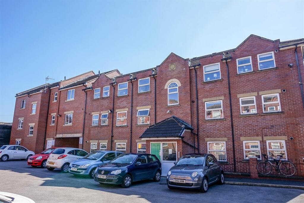 2 bed 1st Floor Flat for rent in Leeds. From SJM Properties - Leeds