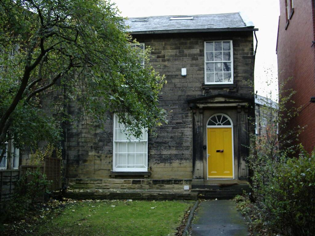 8 bed Detached for rent in Leeds. From SJM Properties - Leeds