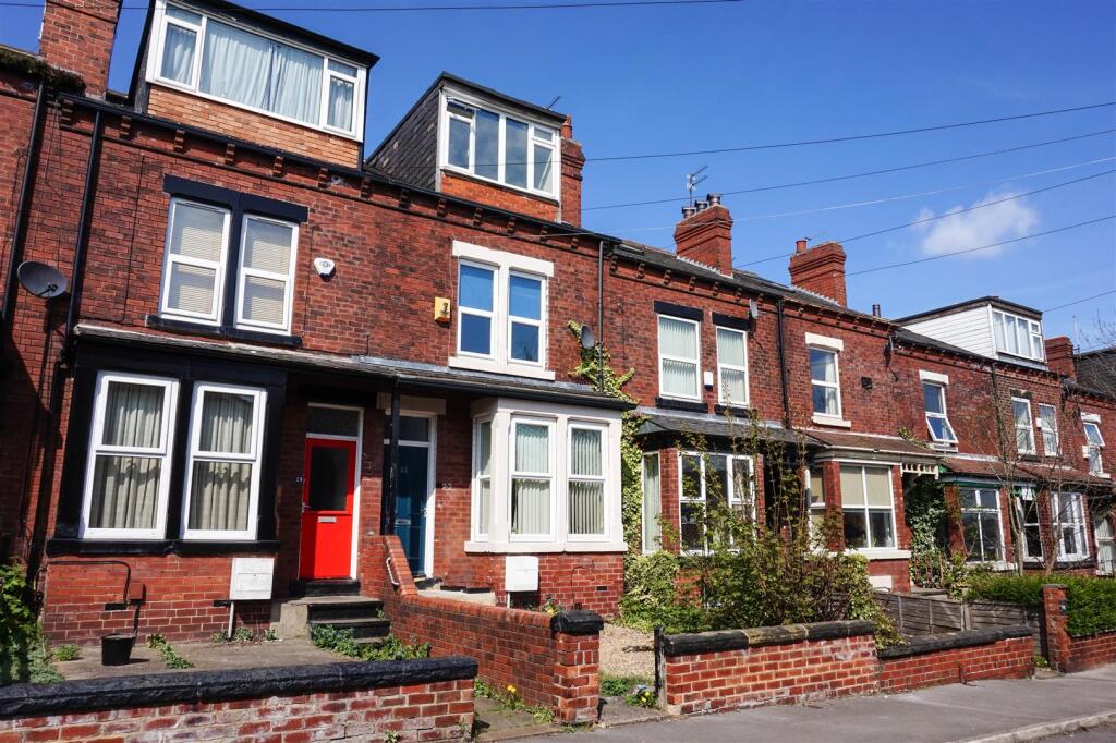5 bed Detached for rent in Leeds. From SJM Properties - Leeds