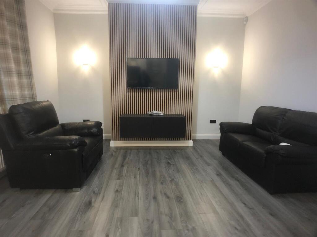 2 bed Detached for rent in Leeds. From SJM Properties - Leeds