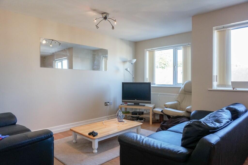 2 bed Apartment for rent in Leeds. From SJM Properties - Leeds