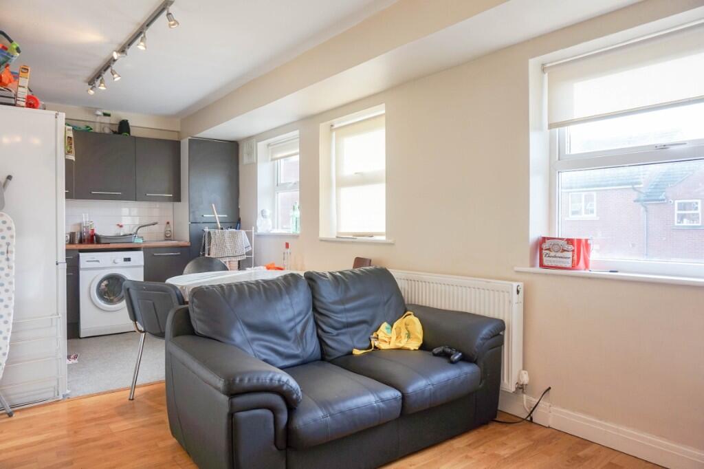 3 bed Apartment for rent in Leeds. From SJM Properties - Leeds