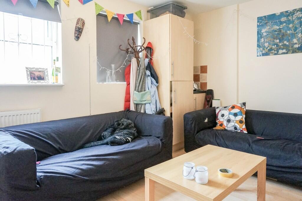 3 bed Apartment for rent in Leeds. From SJM Properties - Leeds