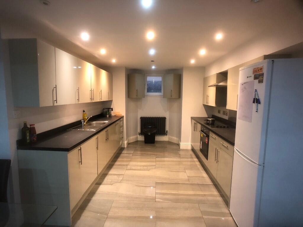 4 bed End of Terrace for rent in Leeds. From SJM Properties - Leeds