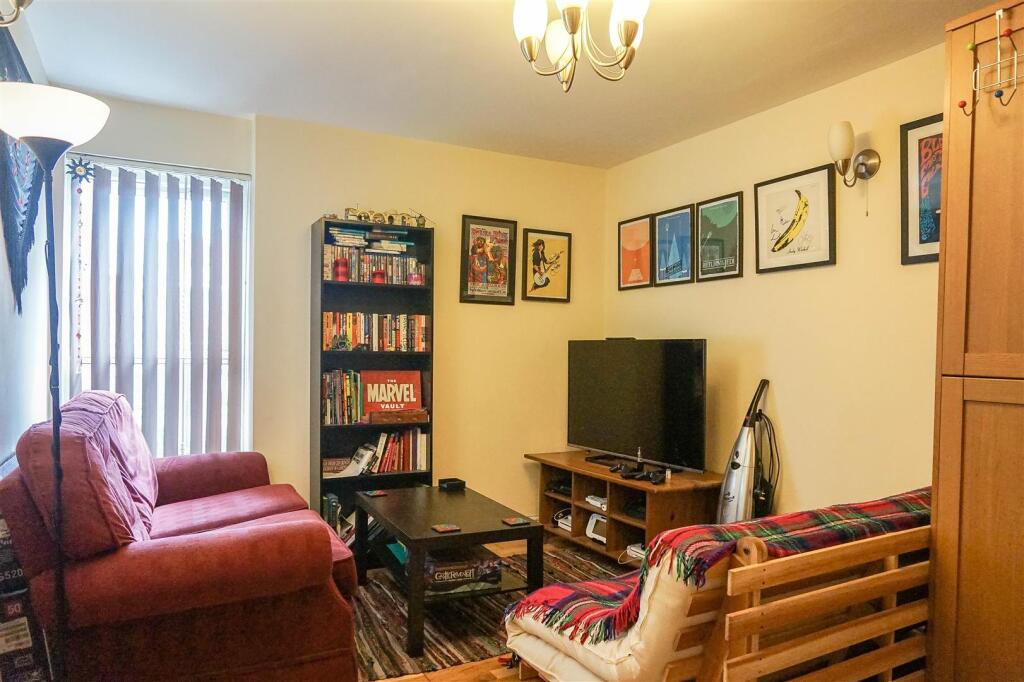 1 bed 1st Floor Flat for rent in Leeds. From SJM Properties - Leeds