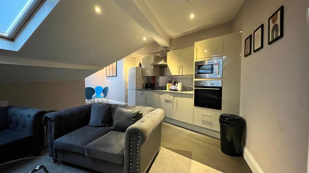 2 bed Detached for rent in Harrogate. From SJM Properties - Leeds