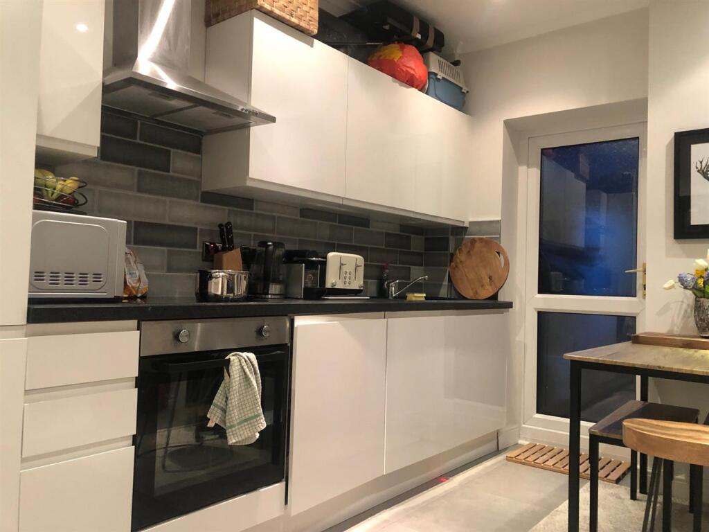 2 bed Detached for rent in Pannal. From SJM Properties - Leeds