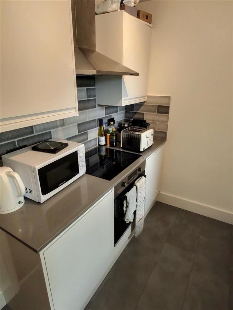 2 bed Apartment for rent in Shadwell. From SJM Properties - Leeds