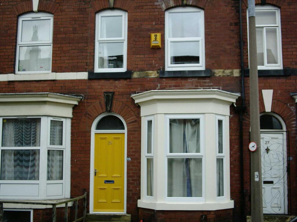 3 bed Detached for rent in Leeds. From SJM Properties - Leeds