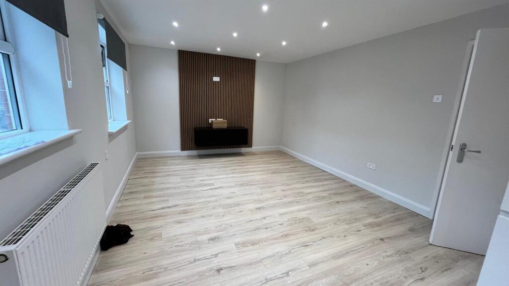 3 bed 1st Floor Flat for rent in Leeds. From SJM Properties - Leeds 3 bed 1st Floor Flat for rent in Leeds. From SJM Properties - Leeds