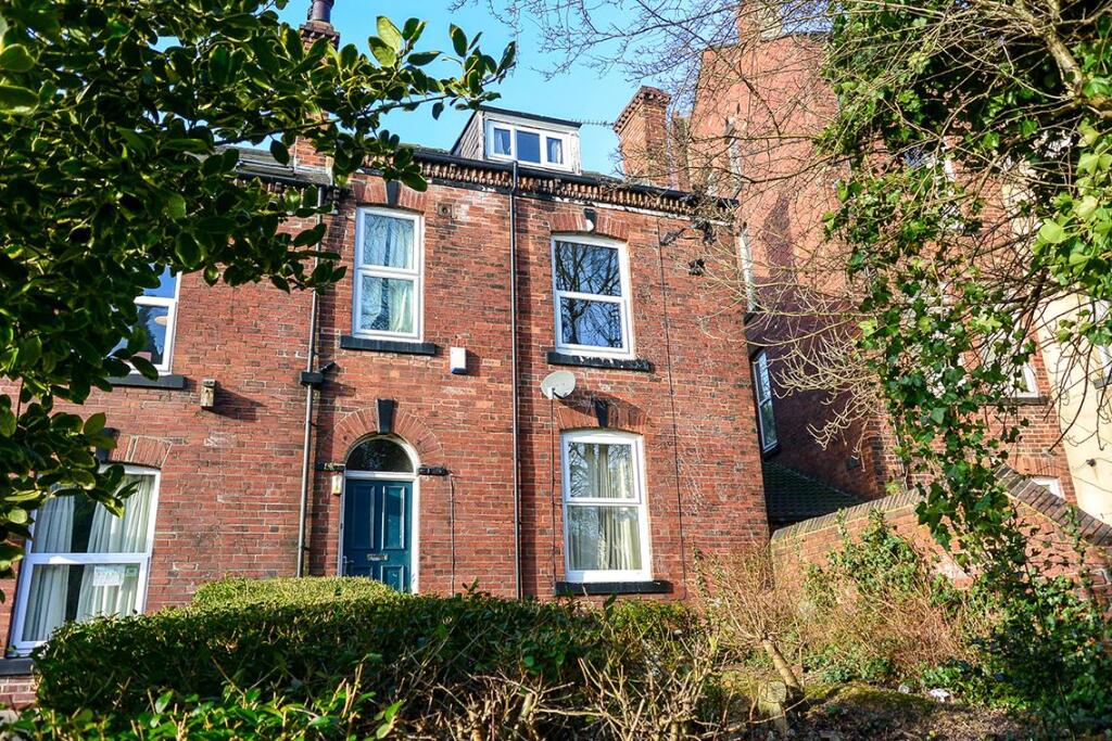 7 bed Detached for rent in Leeds. From SJM Properties - Leeds
