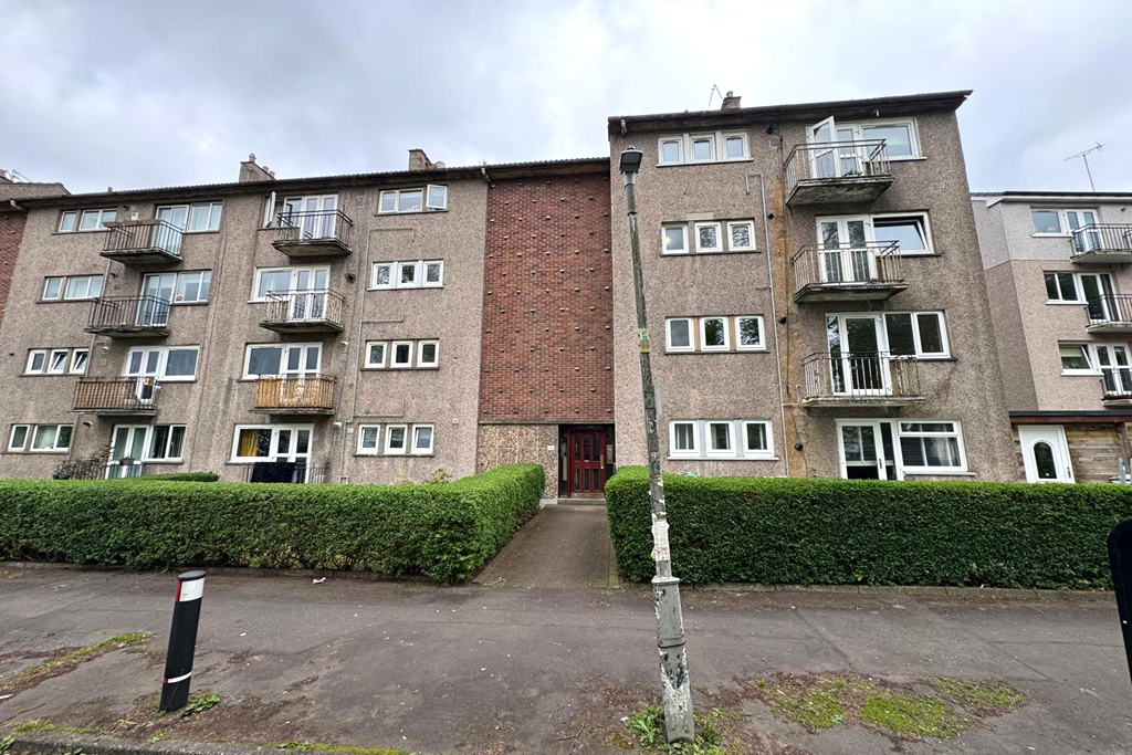 2 bed 1st Floor Flat for rent in Renfrew. From SMART MOVE ESTATE AGENTS (SCOTLAND) LTD - Glasgow