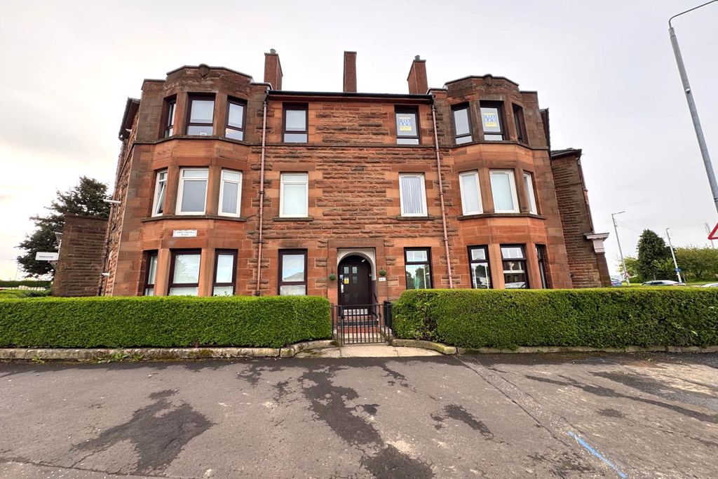 3 bed 1st Floor Flat for rent in Glasgow. From SMART MOVE ESTATE AGENTS (SCOTLAND) LTD - Glasgow