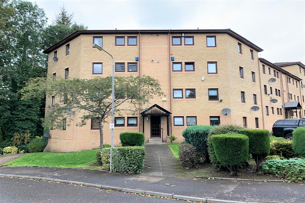 3 bed 1st Floor Flat for rent in Bearsden. From SMART MOVE ESTATE AGENTS (SCOTLAND) LTD - Glasgow