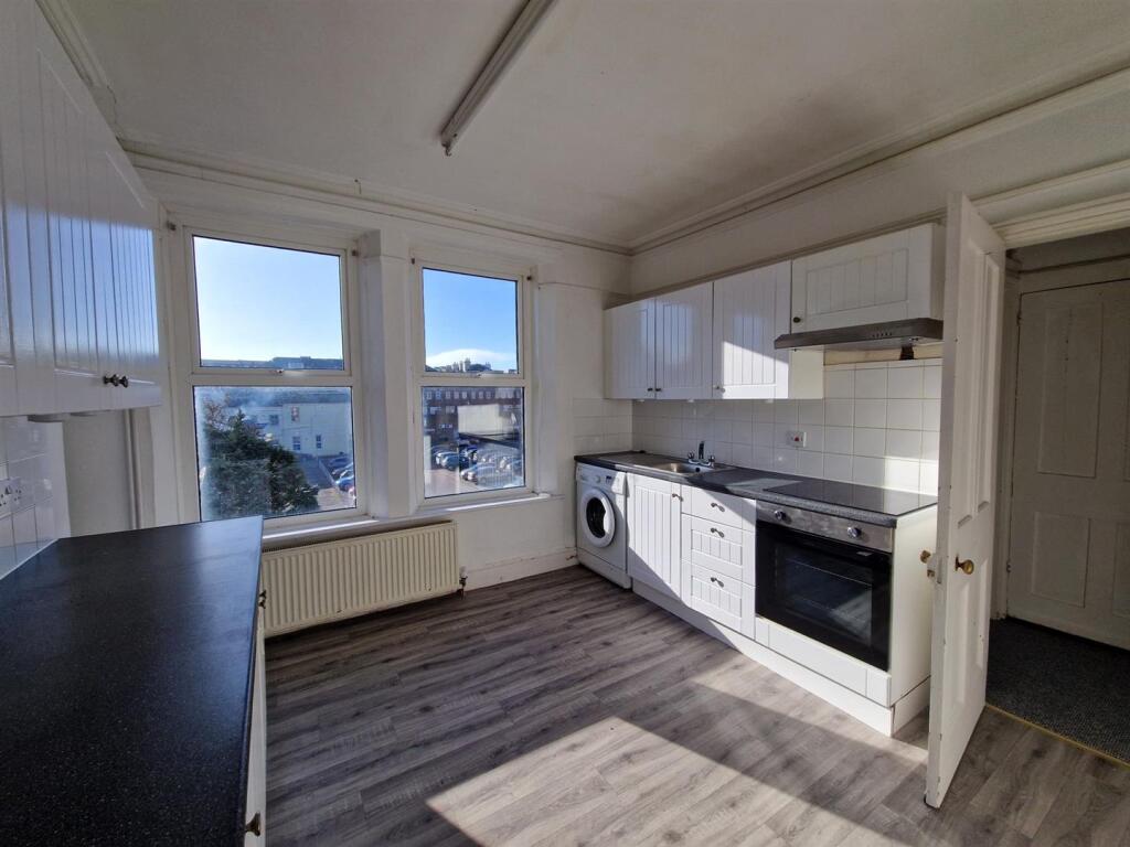 3 bed 1st Floor Flat for rent in Folkestone. From Smith Woolley - Folkestone 3 bed 1st Floor Flat for rent in Folkestone. From Smith Woolley - Folkestone