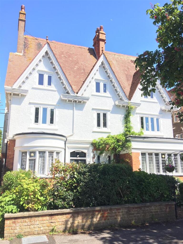 3 bed 1st Floor Flat for rent in Folkestone. From Smith Woolley - Folkestone 3 bed 1st Floor Flat for rent in Folkestone. From Smith Woolley - Folkestone