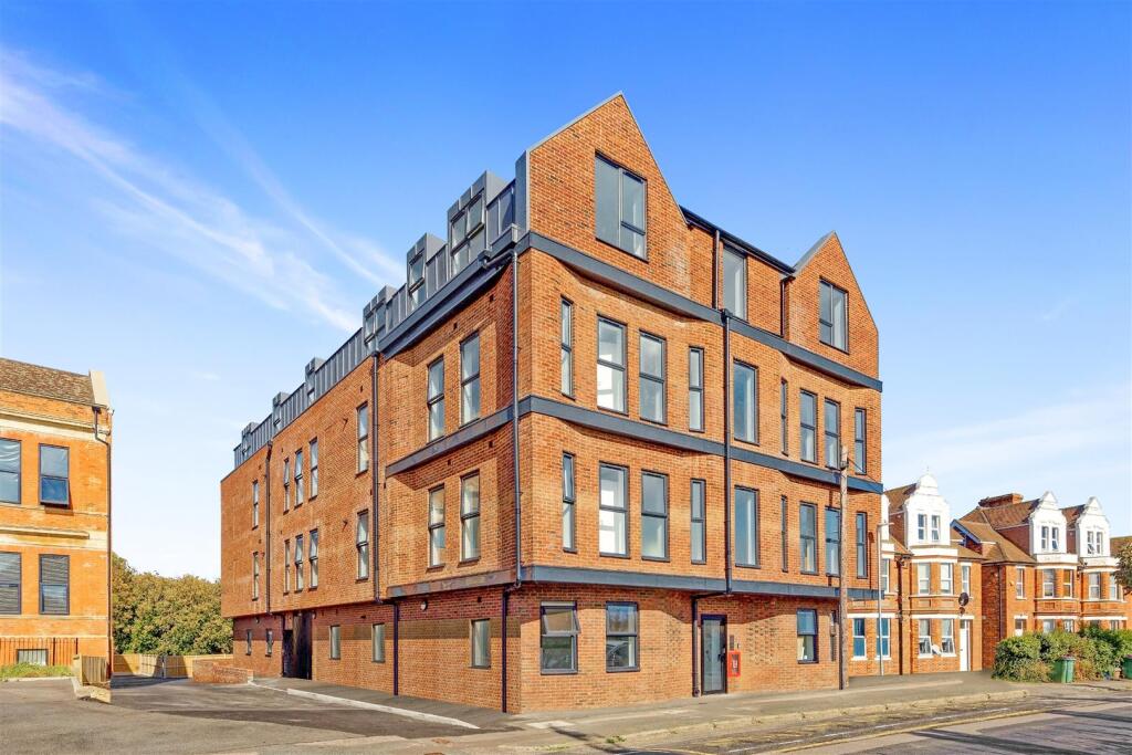 2 bed 1st Floor Flat for rent in Folkestone. From Smith Woolley - Folkestone 2 bed 1st Floor Flat for rent in Folkestone. From Smith Woolley - Folkestone