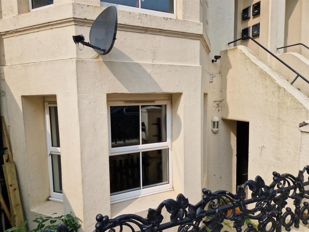 2 bed 1st Floor Flat for rent in Folkestone. From Smith Woolley - Folkestone 2 bed 1st Floor Flat for rent in Folkestone. From Smith Woolley - Folkestone
