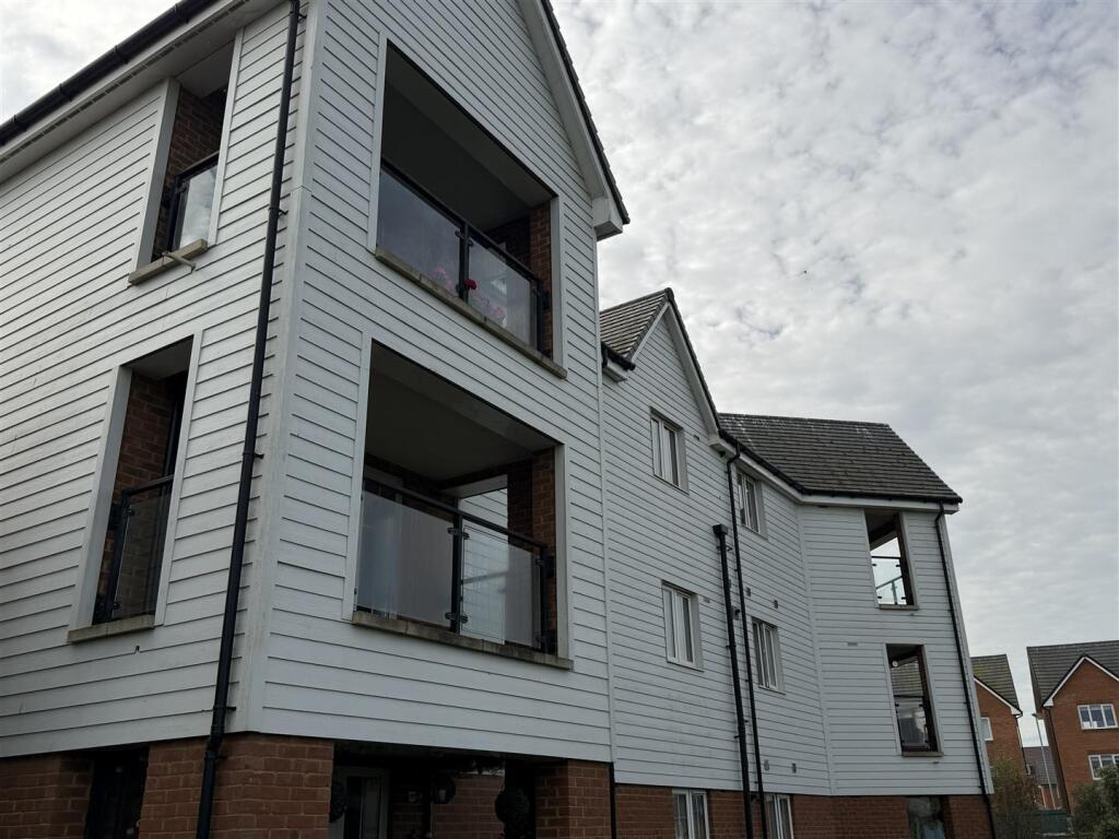 2 bed Apartment for rent in Hythe. From Smith Woolley - Folkestone